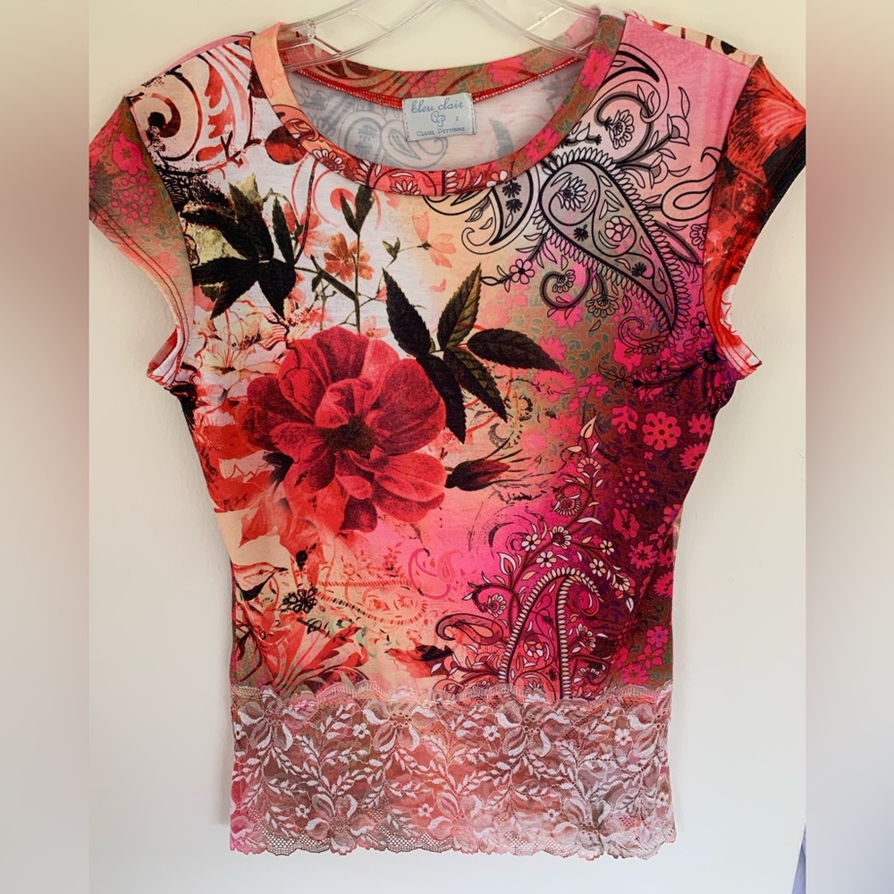 Beautiful Floral & Lace Design Top